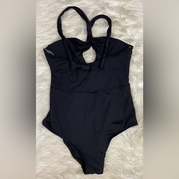NWT Becca One Piece Keyhole Front Halter Neck Swimsuit Bathing Suit Black Size L - Picture 2 of 4